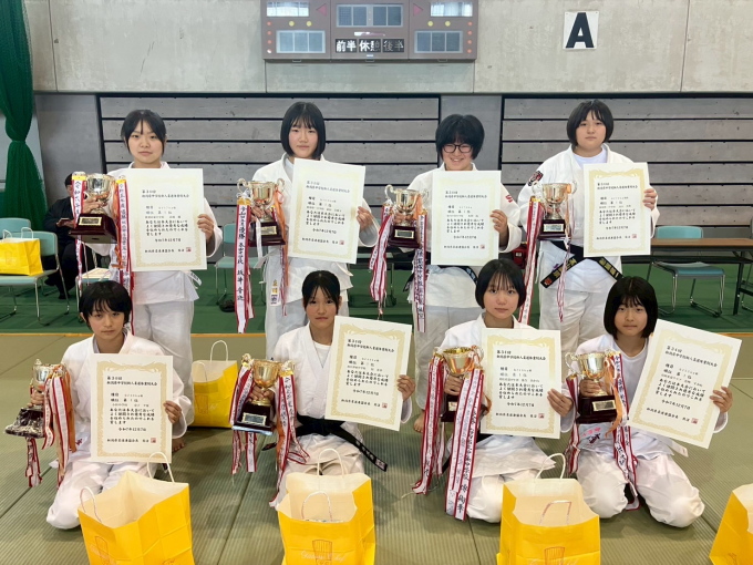 �V�������w�Z�V�l�_���̏d�ʑ��